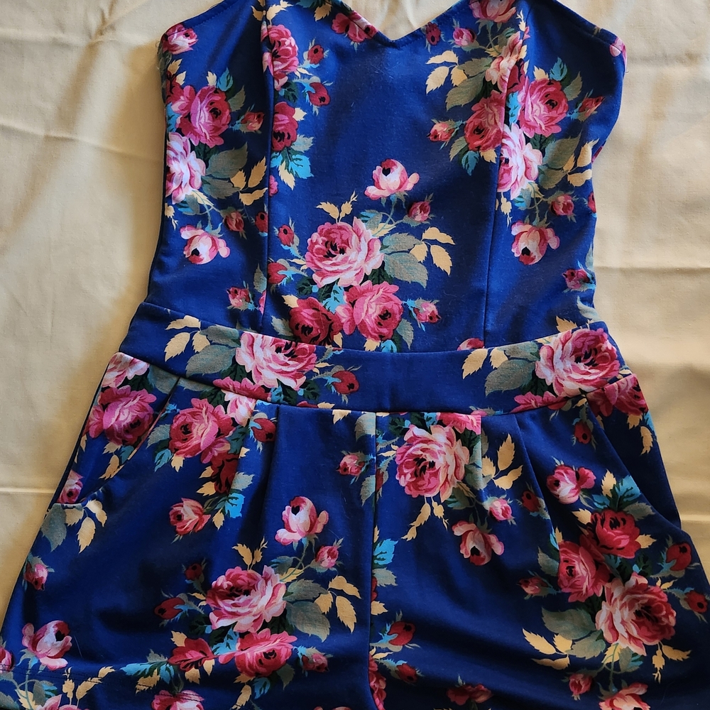 Urban Outfitters Floral Jumpsuit in Blue and Pink. SMALL / MEDIUM size